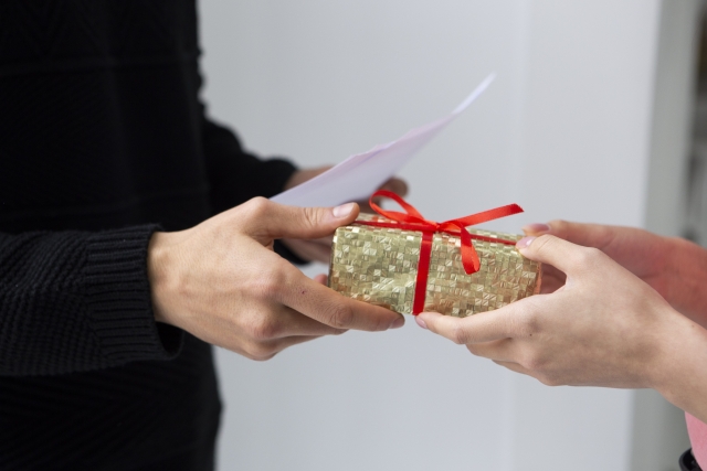 渡す時の演出:サプライズを楽しむ